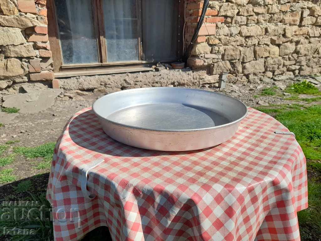 Old aluminum tray, tray with price 30.00 BGN | € 15.34 Old aluminum tray, tray with price 30.00 BGN | € 15.34