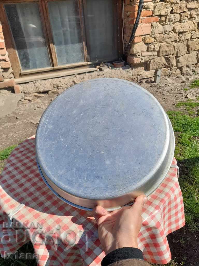 Delivery of Old aluminum tray, tray Delivery of Old aluminum tray, tray