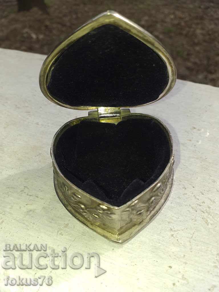 Παράδοση ΚΟΥΤΙ ΚΟΥΤΙ ΚΑΡΔΙΑ Παράδοση ΚΟΥΤΙ ΚΟΥΤΙ ΚΑΡΔΙΑ