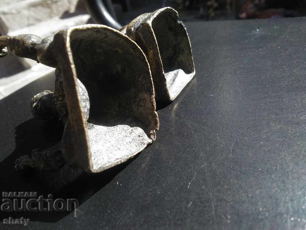 Auction  Old bronze statuettes. Bronze Figures