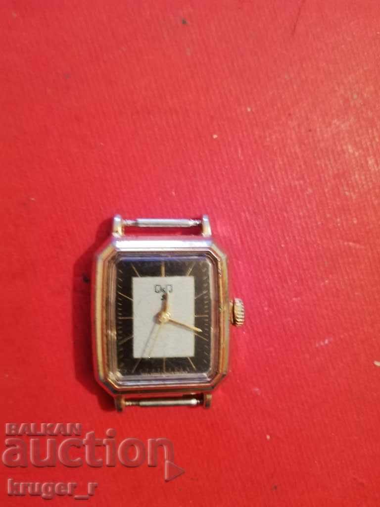 Q&Q clock with price 15.00 BGN | € 7.67