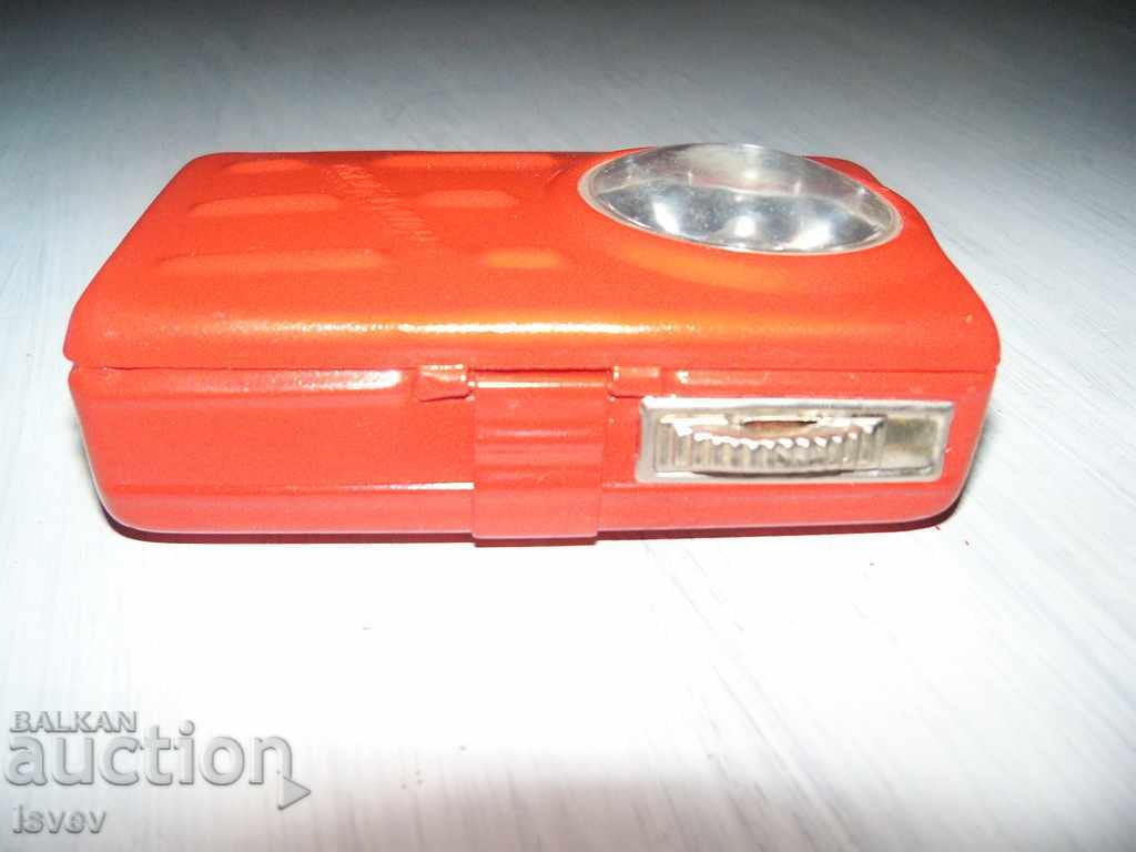 Soc flashlight with original box and instructions for use 1985 - 6 Soc flashlight with original box and instructions for use 1985 - 6