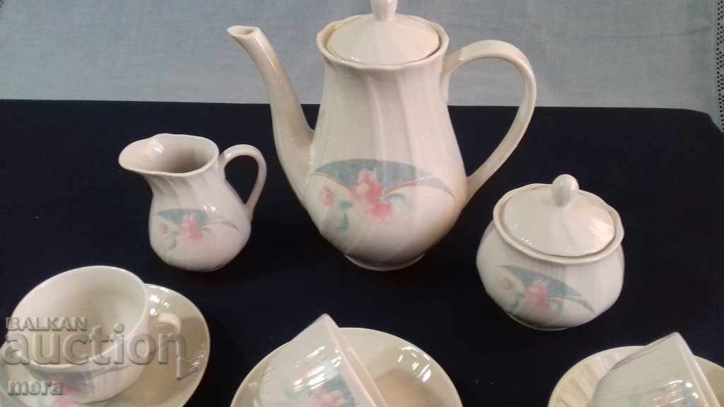 Auction Porcelain tea or coffee set - fine porcelain Auction Porcelain tea or coffee set - fine porcelain