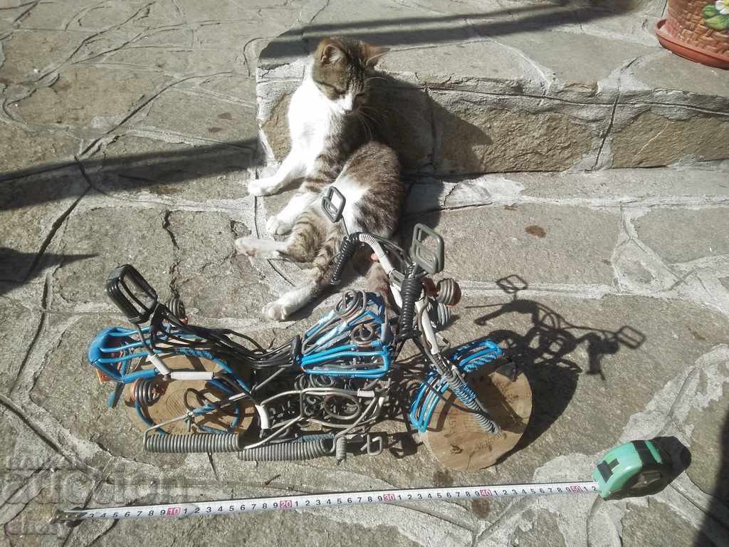 Harley Davidson. Bicicletă mare realizată manual - 5 Harley Davidson. Bicicletă mare realizată manual - 5