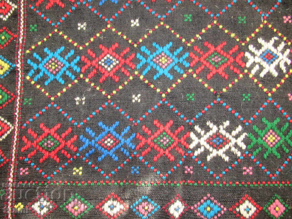 Livrarea Pernă lucrată manual cu fire de lână din anii 1930