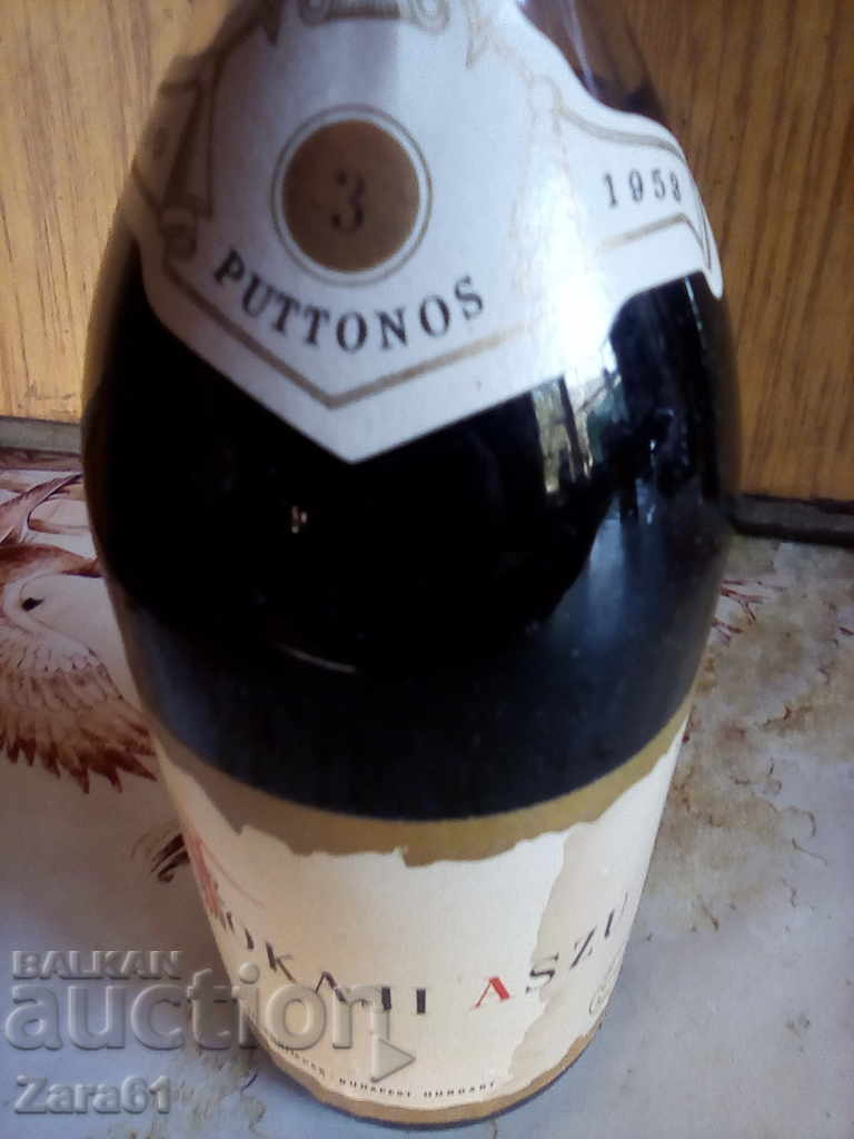 Delivery of Unique Tokai wine vintage 1953 Delivery of Unique Tokai wine vintage 1953