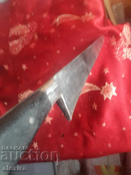 Delivery of large professional chef's knife Delivery of large professional chef's knife