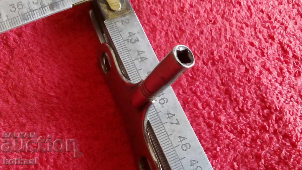 Cheie veche de ceas de perete din metal - 6 Cheie veche de ceas de perete din metal - 6