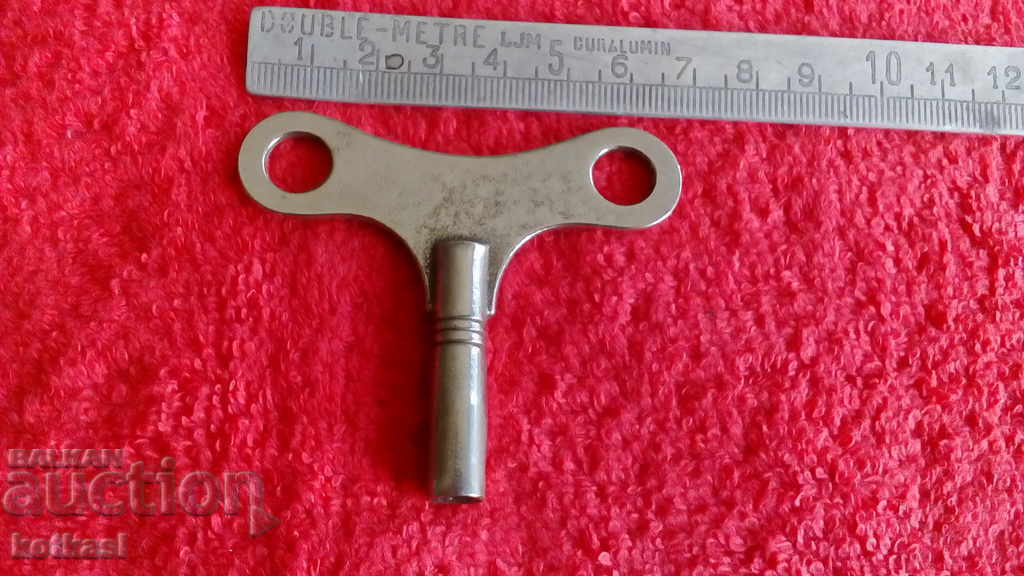 Cheie veche de ceas de perete din metal Cheie veche de ceas de perete din metal