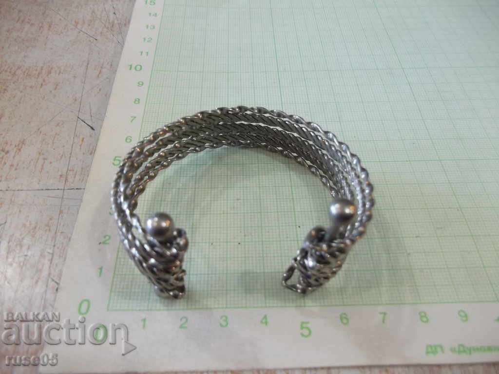 Seven-sector metal bracelet with price 3.00 BGN | € 1.53