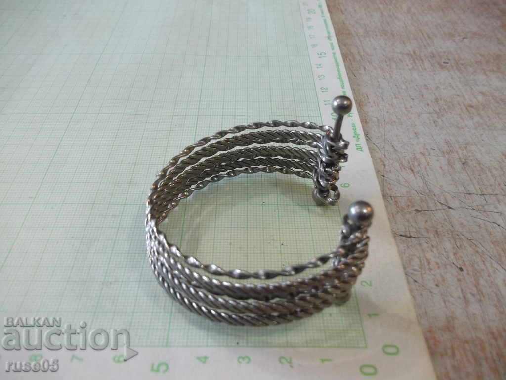 Delivery of Seven-sector metal bracelet