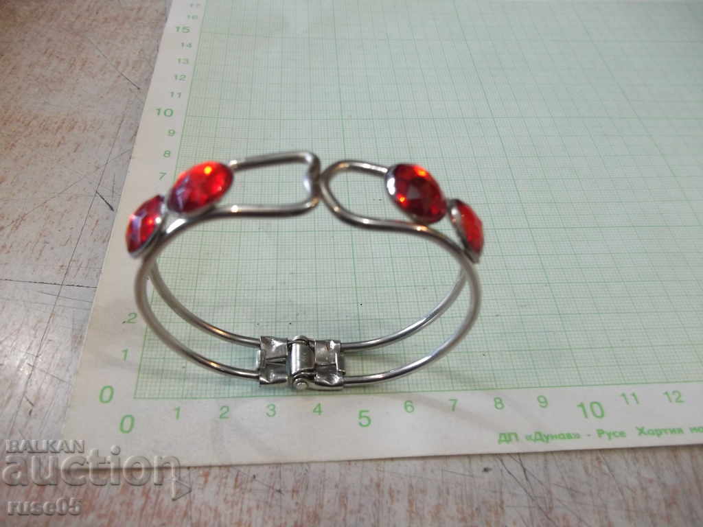 Гривна разтваряща се с червени камъни - 5 Гривна разтваряща се с червени камъни - 5