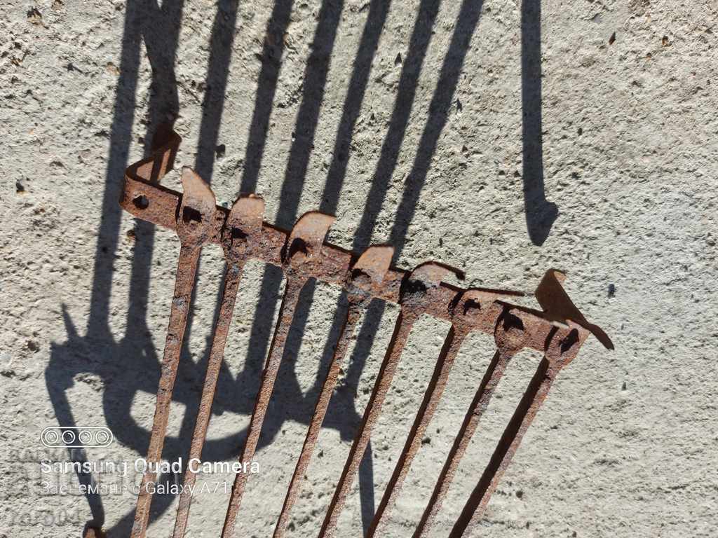 Delivery of GRILL - BARBECUE - FORGED - 200 YEARS OLD Delivery of GRILL - BARBECUE - FORGED - 200 YEARS OLD