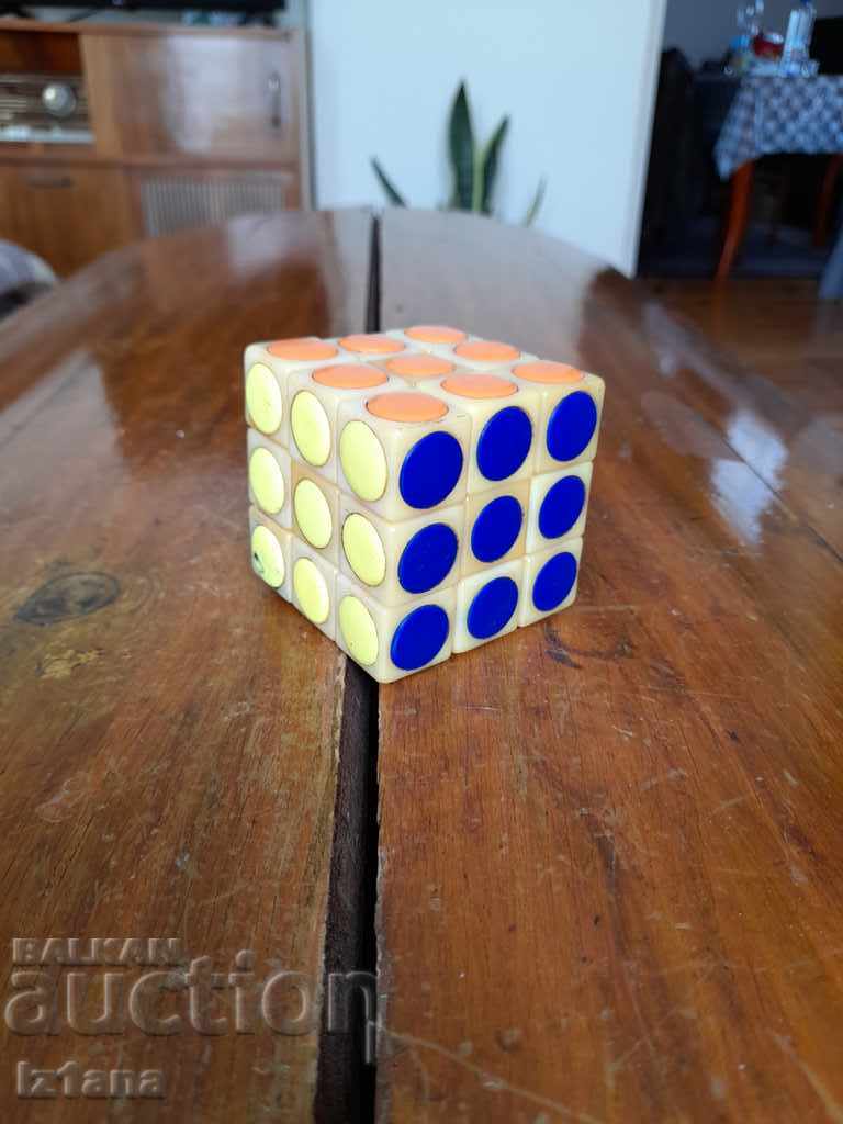 Old cube, stacking cube with price 20.00 BGN | € 10.23 Old cube, stacking cube with price 20.00 BGN | € 10.23