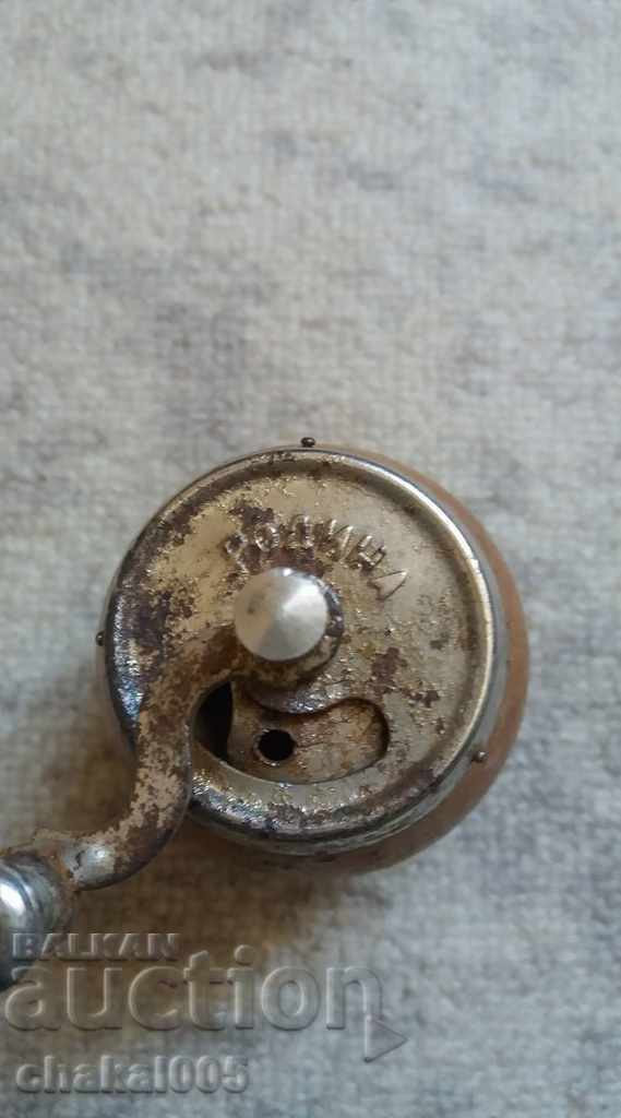 Мелница за.черен пипер с цена 10.00 лв. | € 5.11 Мелница за.черен пипер с цена 10.00 лв. | € 5.11