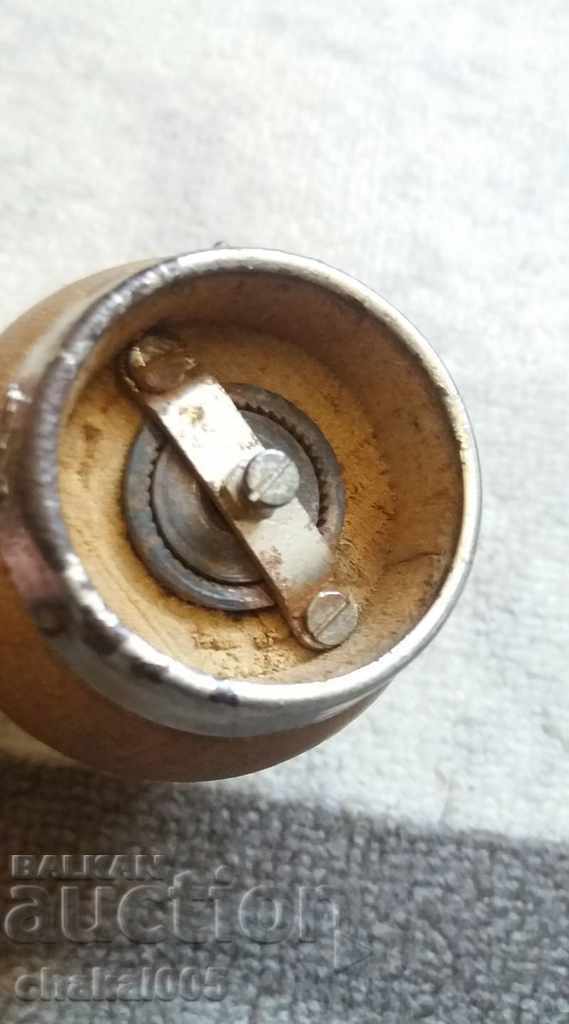 Аукцион Мелница за.черен пипер Аукцион Мелница за.черен пипер