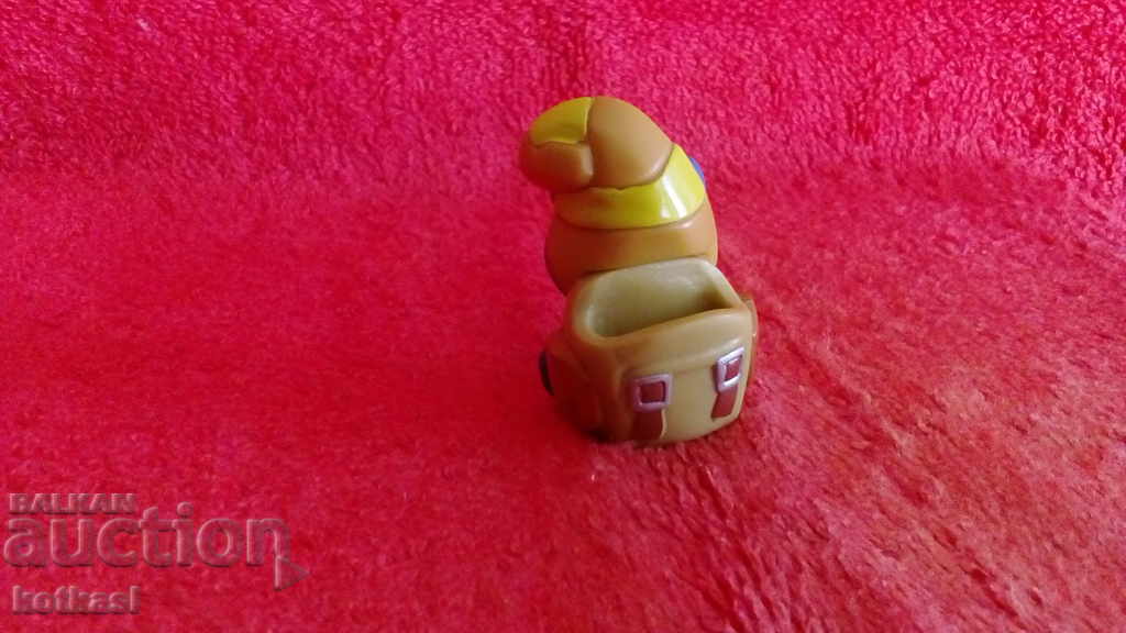 Auction a small figurine Auction a small figurine