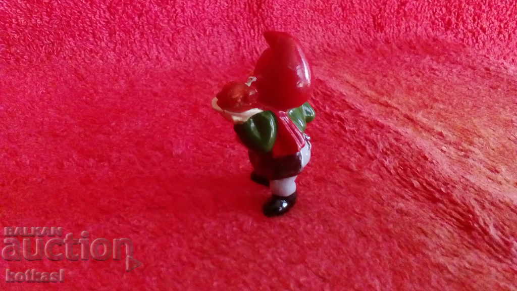 Delivery of Small figure Dwarf