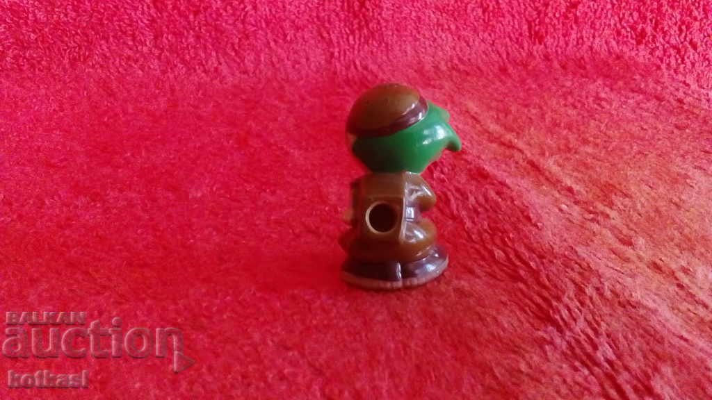 Auction  Small figurine Child