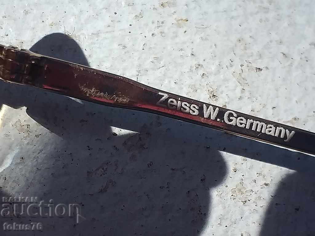 Delivery of COLLECTOR'S BRAND DIOPTRIC GLASSES ZEISS W.GERMANY Delivery of COLLECTOR'S BRAND DIOPTRIC GLASSES ZEISS W.GERMANY