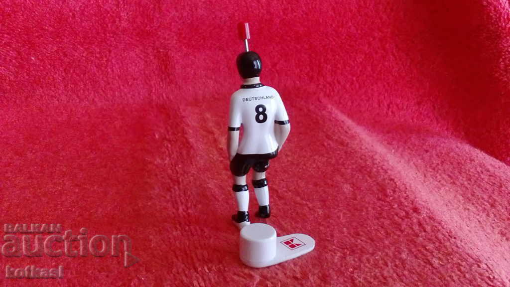 Δημοπρασία Μεταλλική αθλητική φιγούρα ποδοσφαιριστή Γερμανίας Δημοπρασία Μεταλλική αθλητική φιγούρα ποδοσφαιριστή Γερμανίας