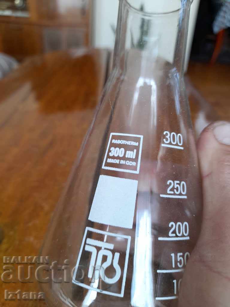 Old Rasotherm 300 flask with price 10.00 BGN | € 5.11 Old Rasotherm 300 flask with price 10.00 BGN | € 5.11