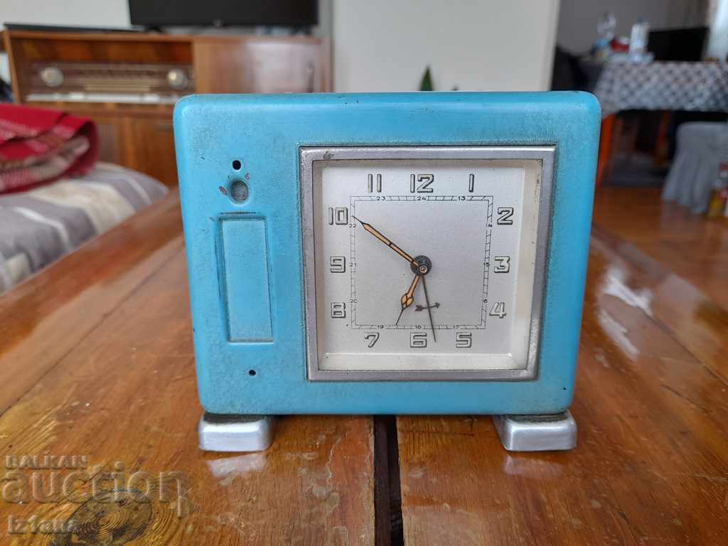 Стар настолен часовник касичка,Учителска каса с цена 70.00 лв. | € 35.79 Стар настолен часовник касичка,Учителска каса с цена 70.00 лв. | € 35.79