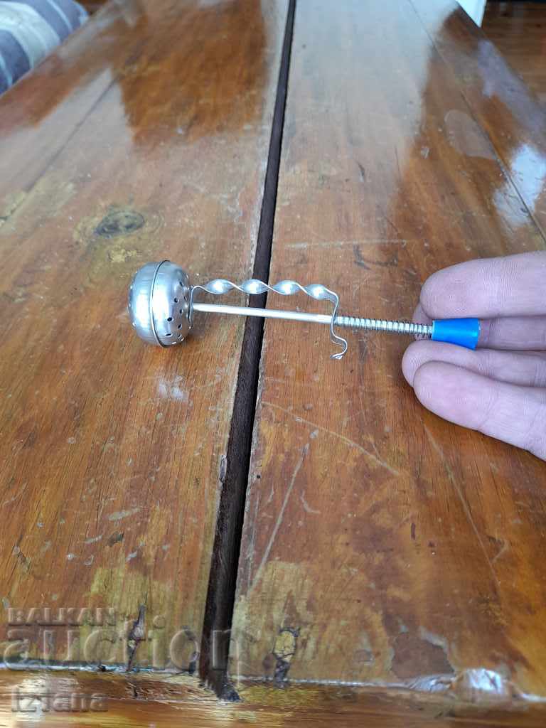 Old appliance, tea pot with price 9.00 BGN | € 4.60 Old appliance, tea pot with price 9.00 BGN | € 4.60