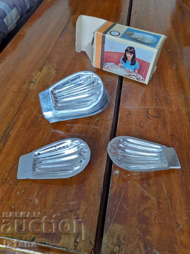 Auction Old forms for sweets Auction Old forms for sweets