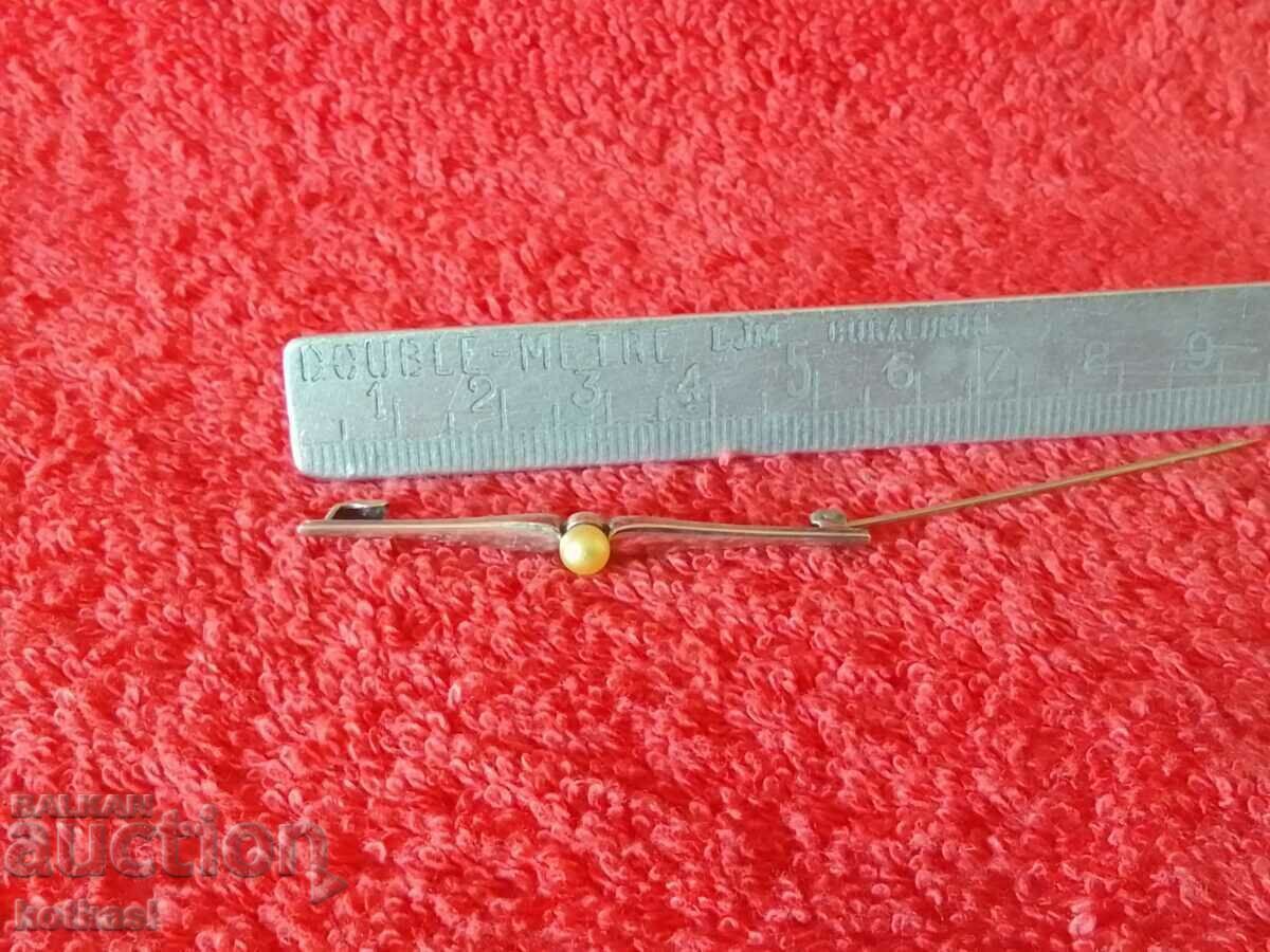 Old silver brooch semi-precious stone pearl mark with price 32.00 BGN | € 16.36 Old silver brooch semi-precious stone pearl mark with price 32.00 BGN | € 16.36