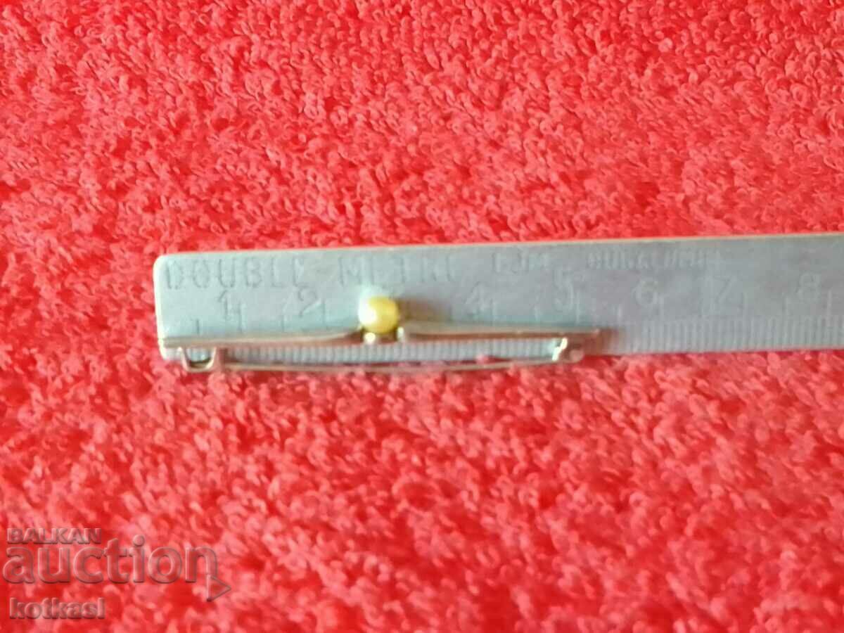 Auction Old silver brooch semi-precious stone pearl mark Auction Old silver brooch semi-precious stone pearl mark