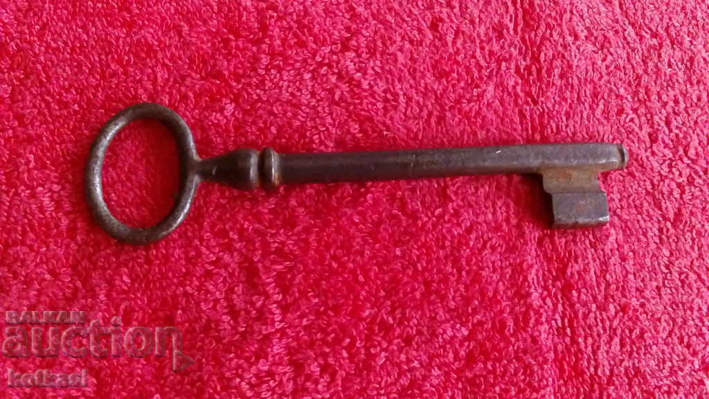 Παράδοση Παλιό μεγάλο σιδερένιο κλειδί Παράδοση Παλιό μεγάλο σιδερένιο κλειδί