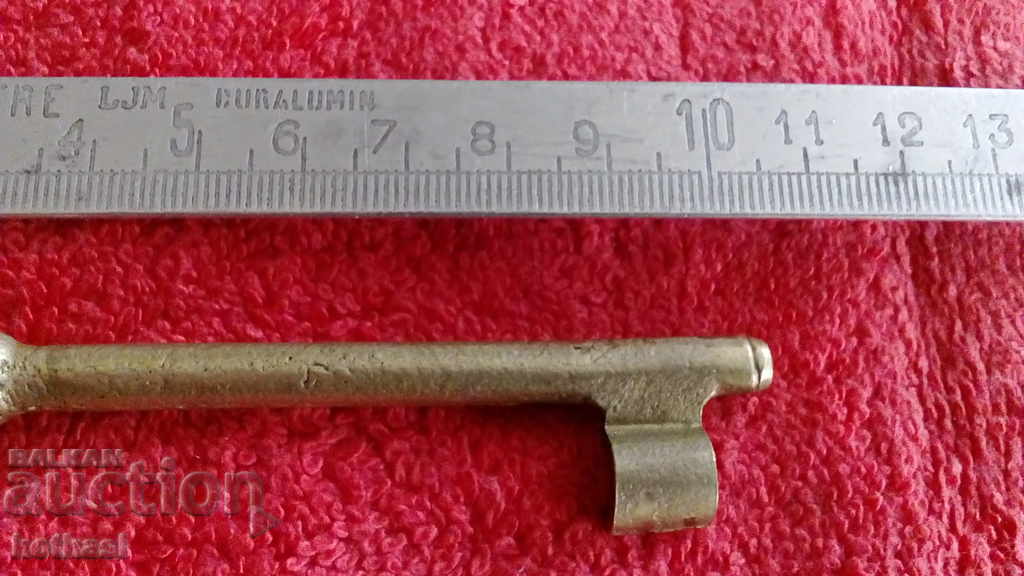 Auction Old large metal bronze brass key Auction Old large metal bronze brass key