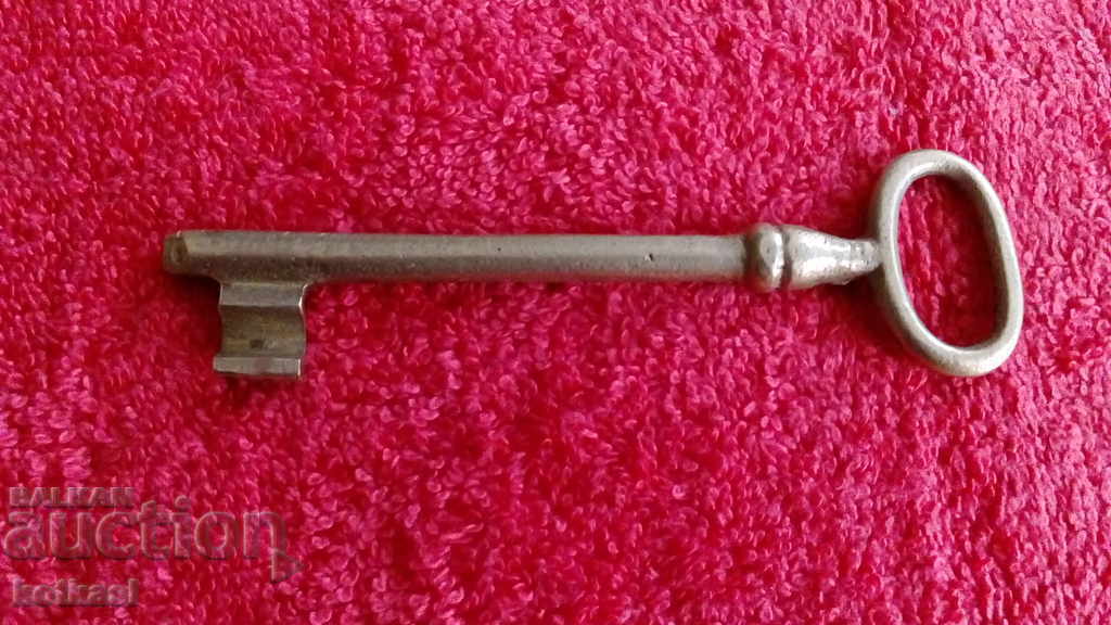 Old large metal bronze brass key - 5 Old large metal bronze brass key - 5