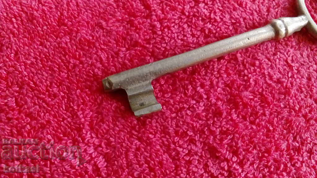 Old large metal bronze brass key - 6 Old large metal bronze brass key - 6