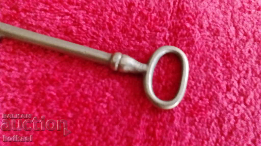 Old large metal bronze brass key - 7 Old large metal bronze brass key - 7