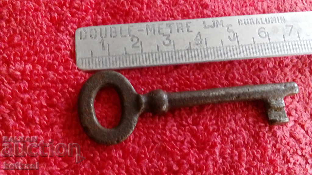 An old small iron key with price 3.50 BGN | € 1.79 An old small iron key with price 3.50 BGN | € 1.79
