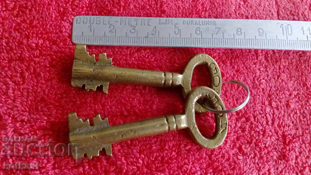 Lot 2 pcs. old solid metal bronze safe keys