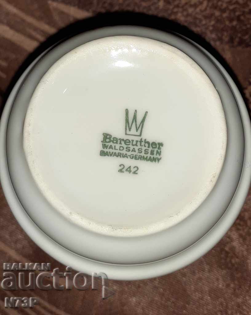 Delivery of PORCELAIN TUB. BAVARIA. GERMANY. Delivery of PORCELAIN TUB. BAVARIA. GERMANY.