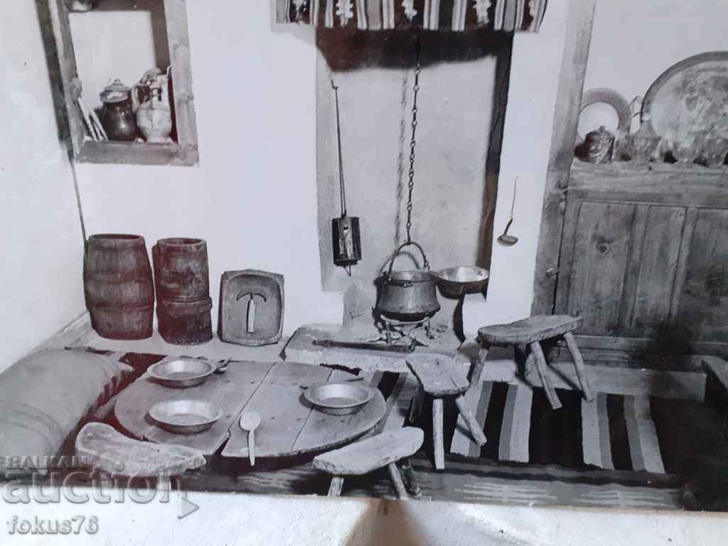 Auction BIG PICTURE THICK CARDBOARD - REVIVAL ROOM Auction BIG PICTURE THICK CARDBOARD - REVIVAL ROOM