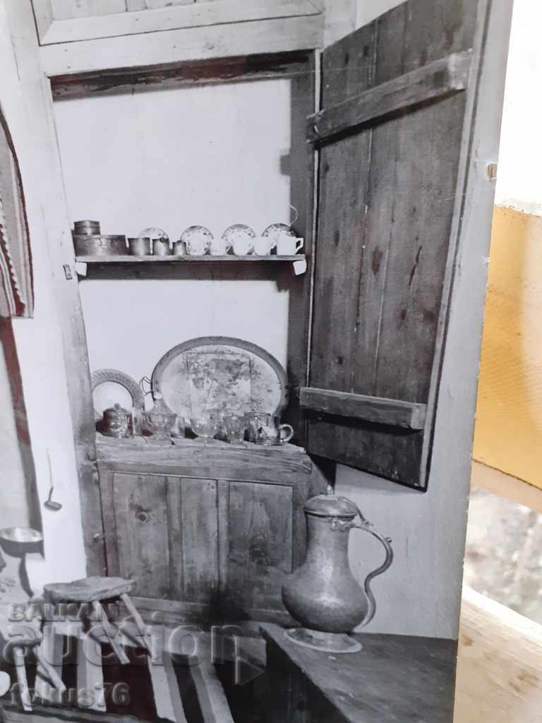 Delivery of BIG PICTURE THICK CARDBOARD - REVIVAL ROOM Delivery of BIG PICTURE THICK CARDBOARD - REVIVAL ROOM