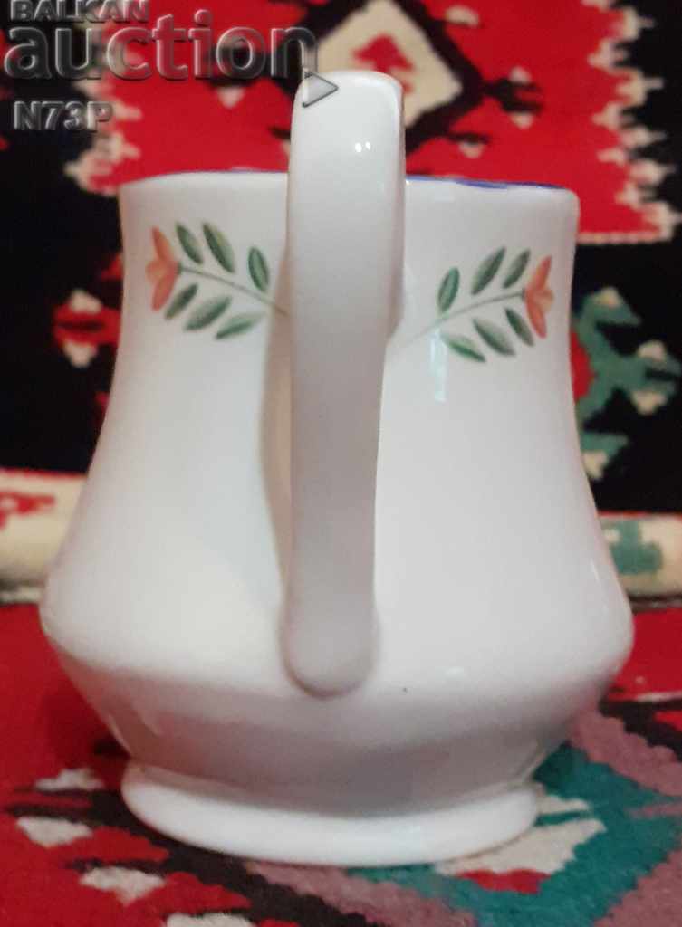 Доставка на ПОРЦЕЛАНОВА КАНИЧКА. МЛЯКО. КАФЕ.