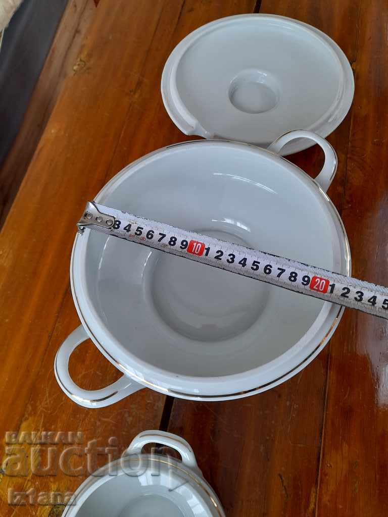 Auction Star Porcelain Staple Auction Star Porcelain Staple