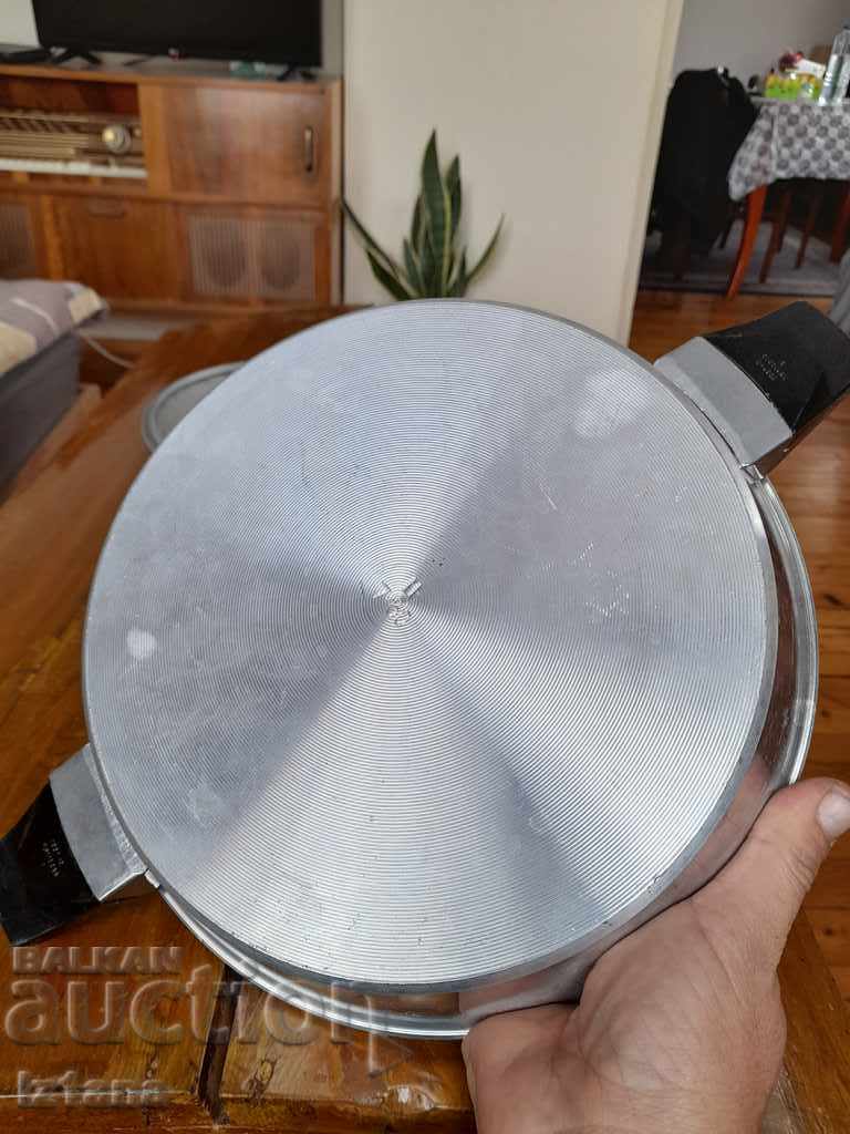 Tigaie din aluminiu veche, oală - 5 Tigaie din aluminiu veche, oală - 5