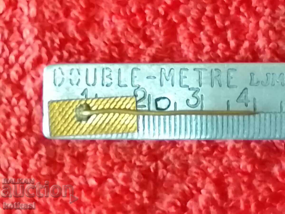 Стара спортна метална бронз игла значка емайл с цена 5.50 лв. | € 2.81 Стара спортна метална бронз игла значка емайл с цена 5.50 лв. | € 2.81