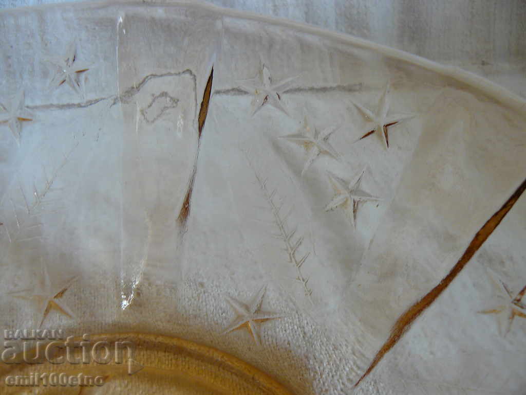 Livrarea Bol vechi de fructe cu vitralii