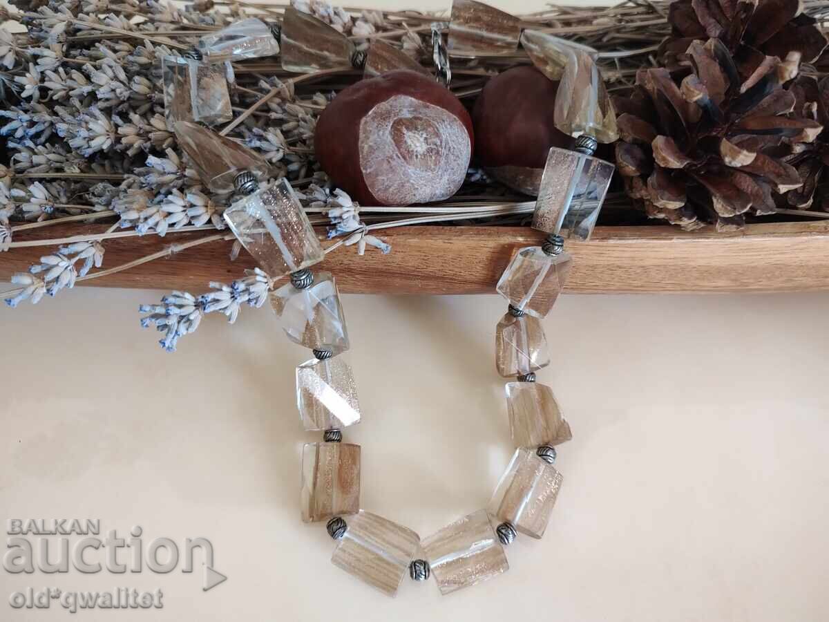 Auction Old, very attractive necklace, mysterious and stylish Auction Old, very attractive necklace, mysterious and stylish