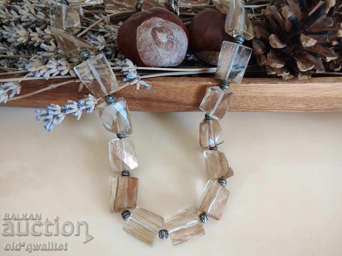 Delivery of Old, very attractive necklace, mysterious and stylish Delivery of Old, very attractive necklace, mysterious and stylish