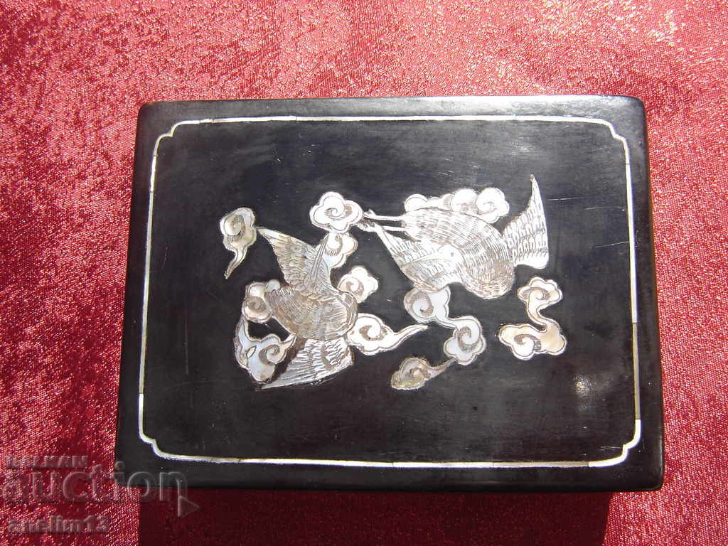 OLD JEWELRY BOX WITH PEARL with price 89.00 BGN | € 45.50 OLD JEWELRY BOX WITH PEARL with price 89.00 BGN | € 45.50