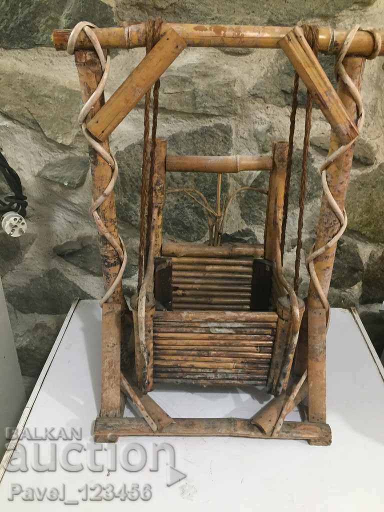 Παλιά διακοσμητική κούνια-μπαμπού Παλιά διακοσμητική κούνια-μπαμπού